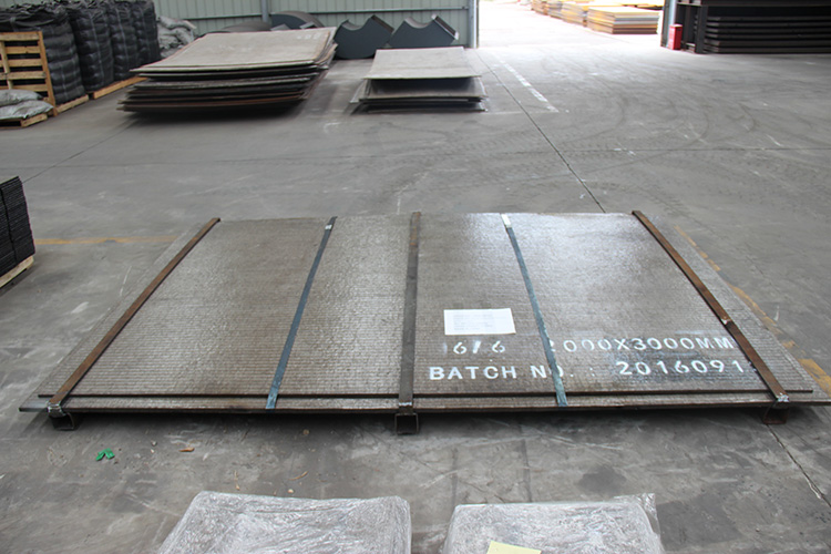 高硬度耐冲击堆焊复合钢板