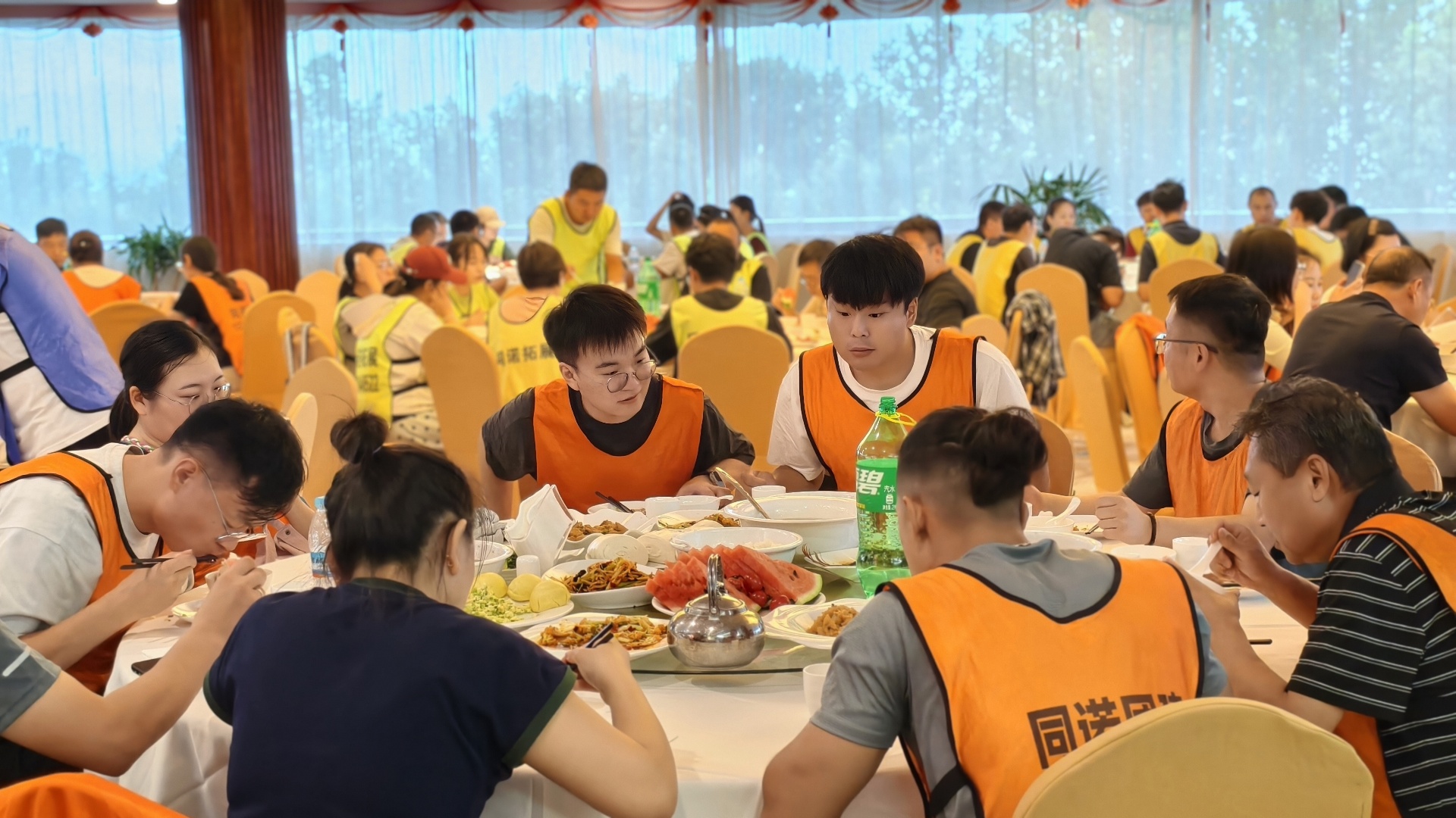 吃饭2.jpg